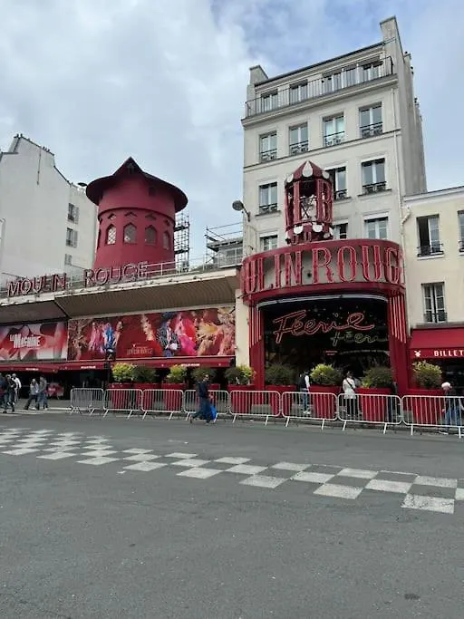 Apartment Charmant Appartement Au Moulin Rouge Paris