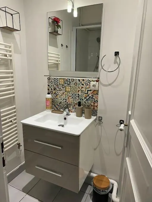 Charmant Appartement Au Moulin Rouge باريس فرنسا