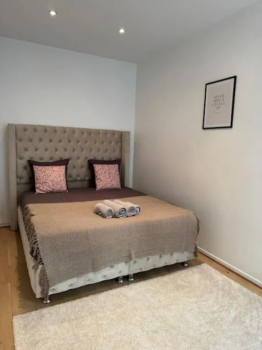 Charmant Appartement Au Moulin Rouge باريس شقة